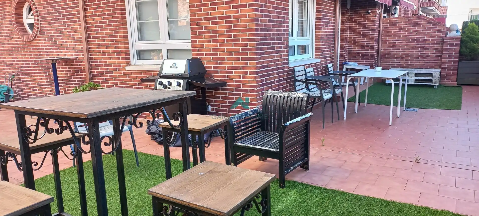Terrasse von Erdgeschoss zum Verkauf in Santoña mit Heizung und Privatgarten