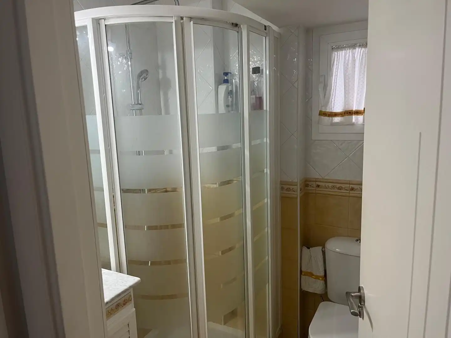 Baño de Casa adosada en venta en Dos Hermanas con Terraza y Amueblado
