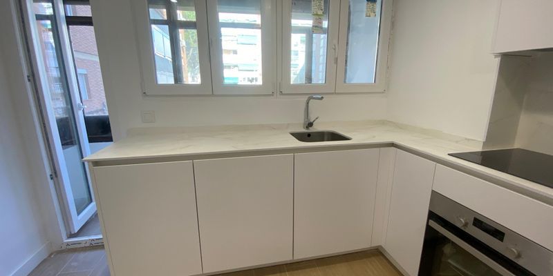 Cocina de Piso en venta en  Madrid Capital con Aire acondicionado, Terraza y Amueblado