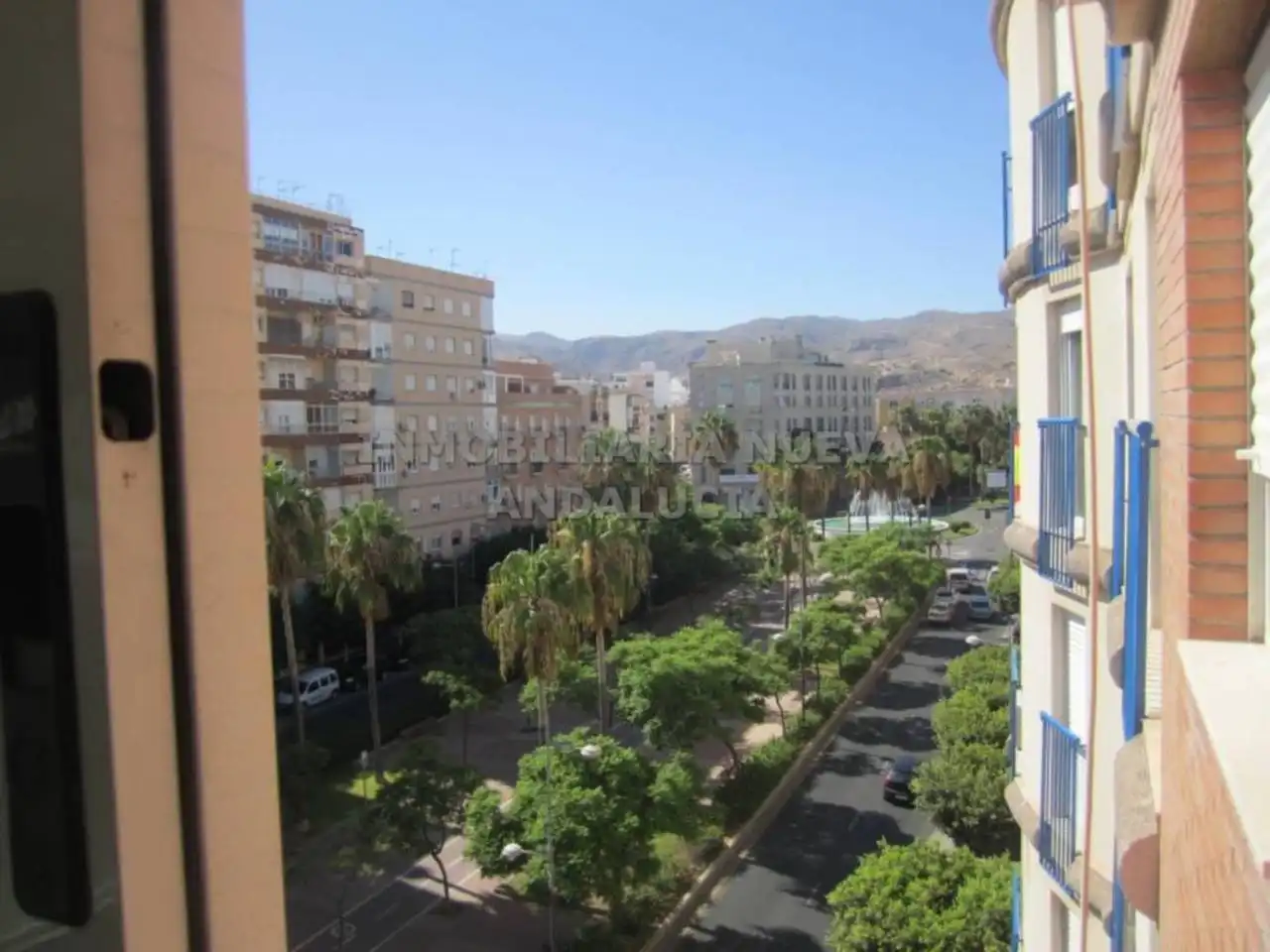 Vista exterior de Pis de lloguer en Almería amb Aire condicionat i Moblat