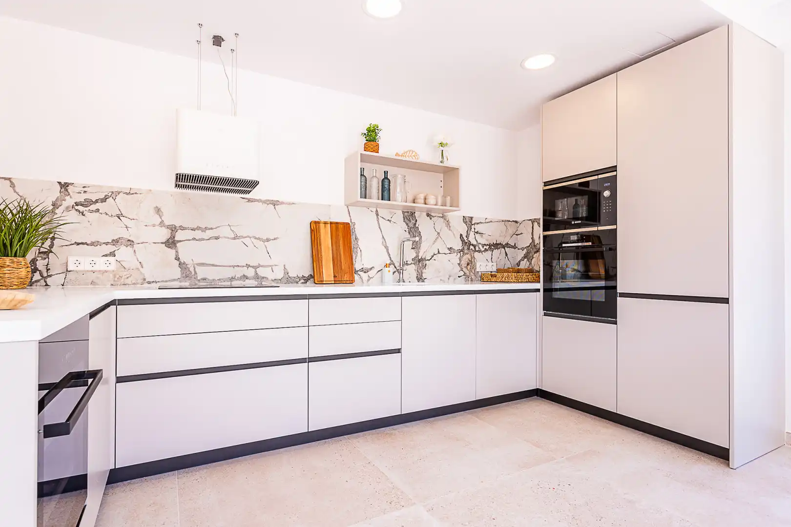Cocina de Ático en venta en Marbella con Aire acondicionado, Terraza y Trastero
