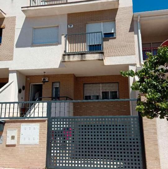 Photo 1 of House or chalet for sale in Calle Felipe Oya Rodríguez, Renfe - Bulevar 1ª y 2ª Fase, Jaén