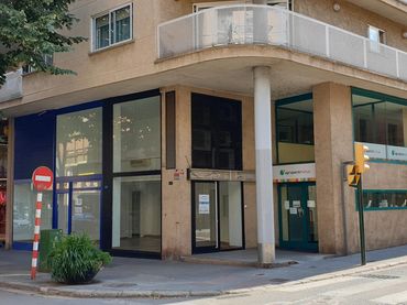 Business premises to rent in Nou 56