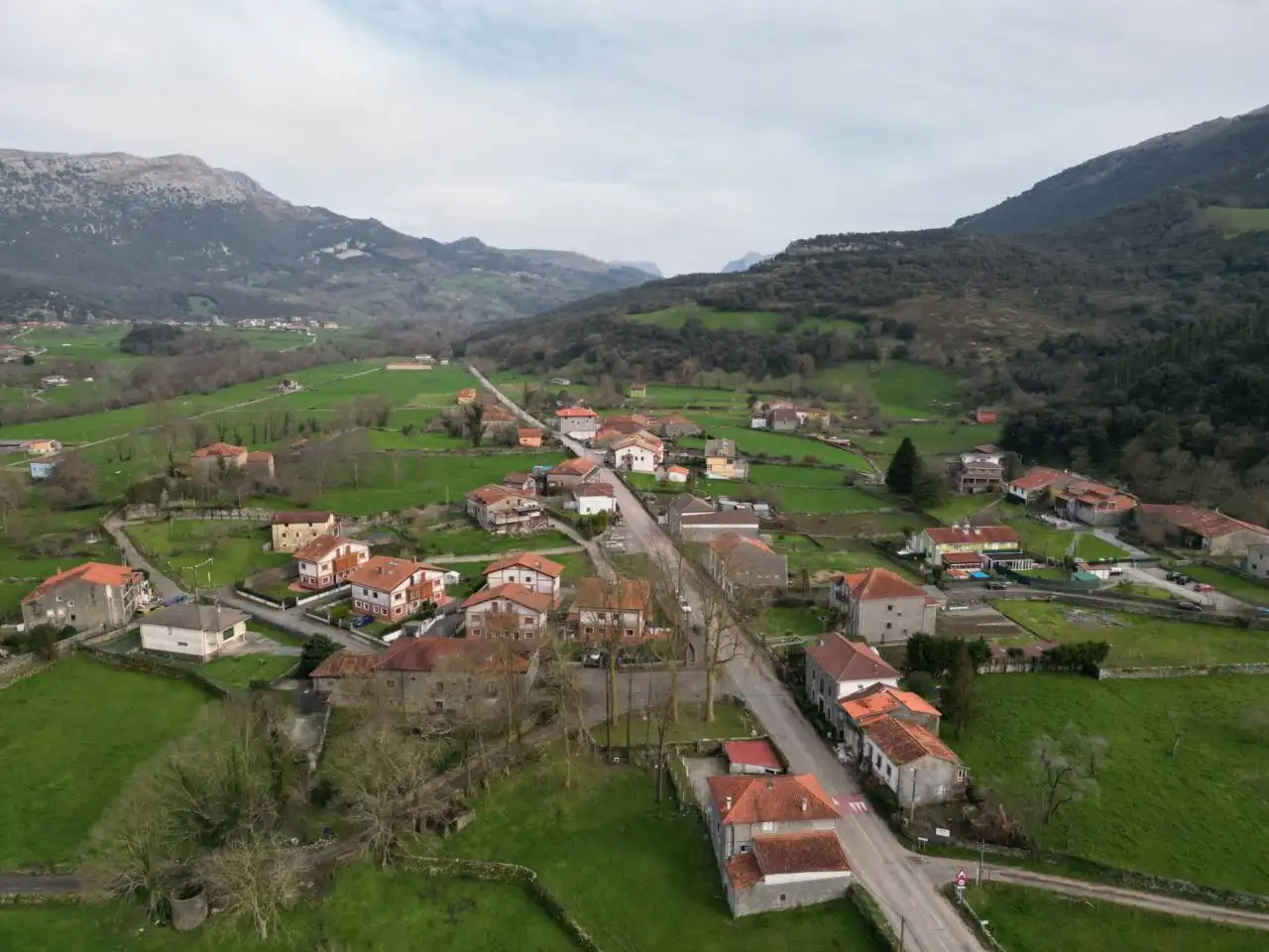 Casa adosada en venta en Calle RUESGA, Ruesga