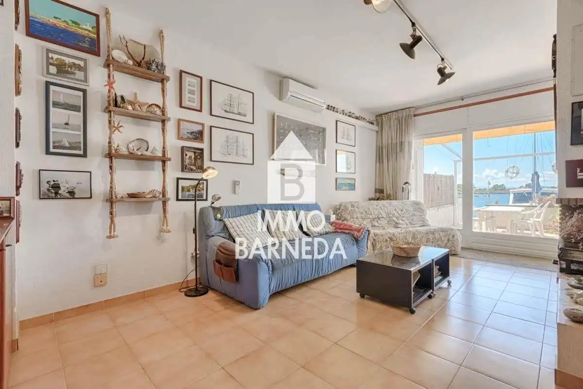 Sala de estar de Casa o chalet en venta en Roses con Terraza y Balcón