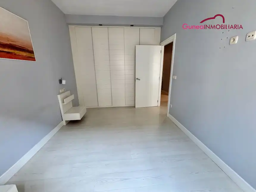 Schlafzimmer von Wohnung zum Verkauf in Donostia - San Sebastián 
