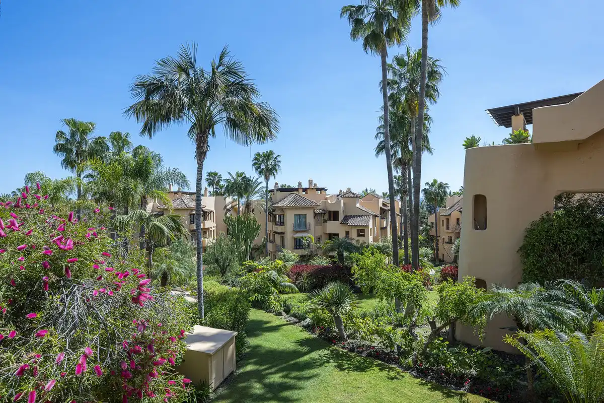 Piso con ascensor en venta en Milla de Oro, imagen 3