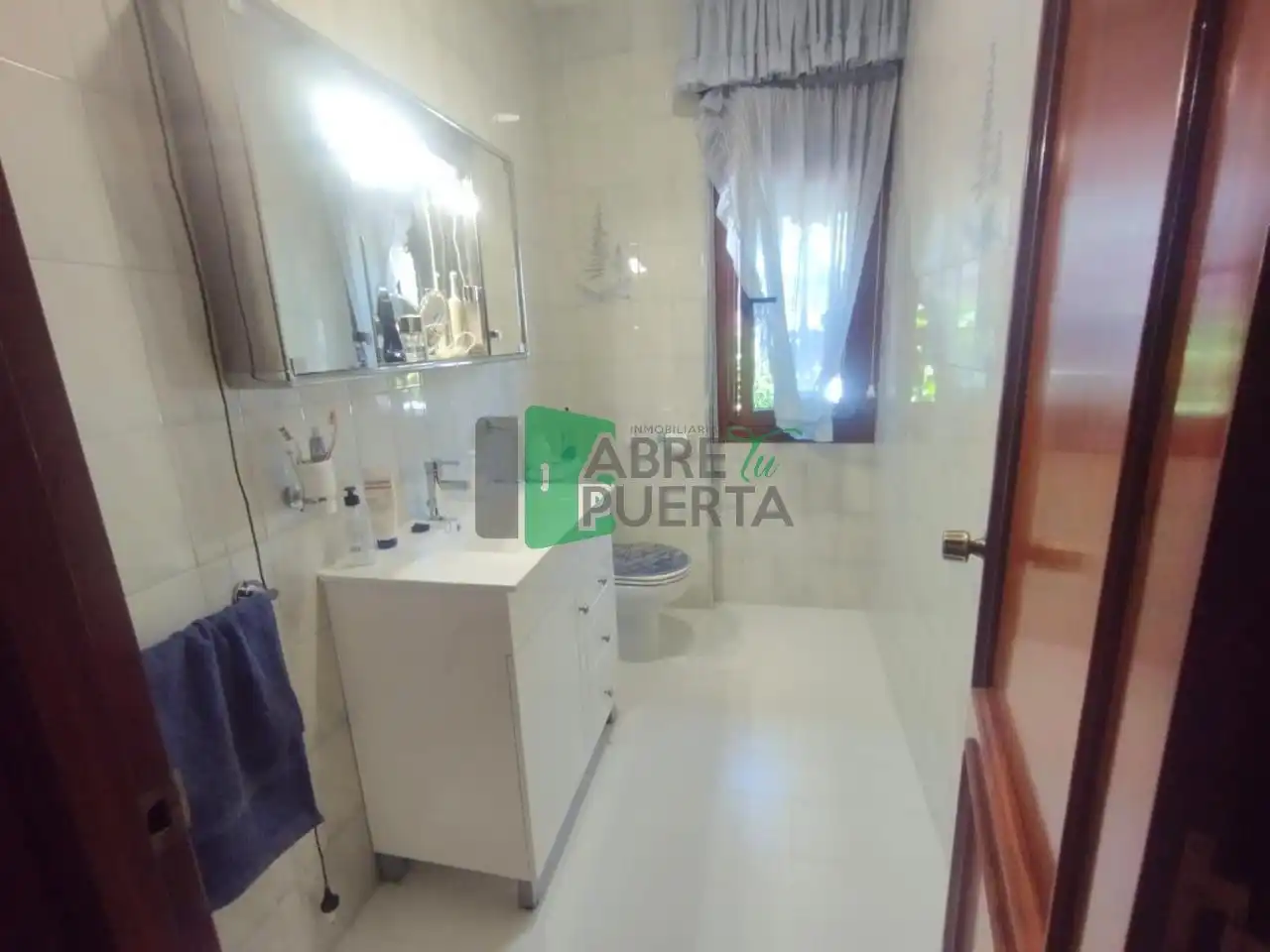 Bathroom of Houses for sale in Ourense Capital   with Heating, Private garden and Terrace