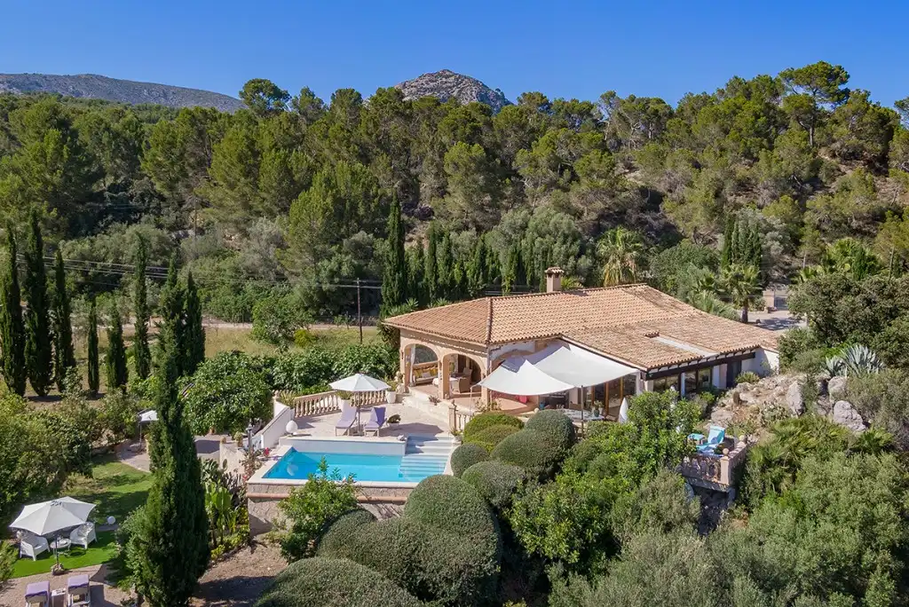Casa rústica con piscina en venta en Andratx pueblo