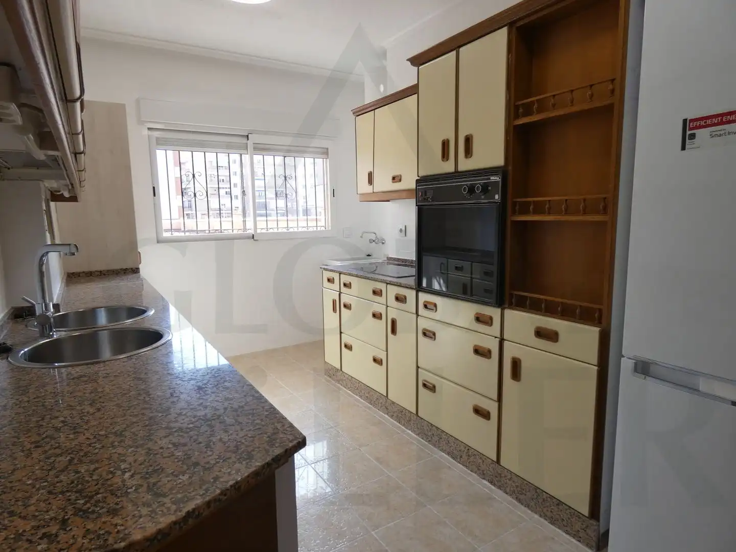 Flat for rent in Calle Ángel Bruna, 20, Ensanche
