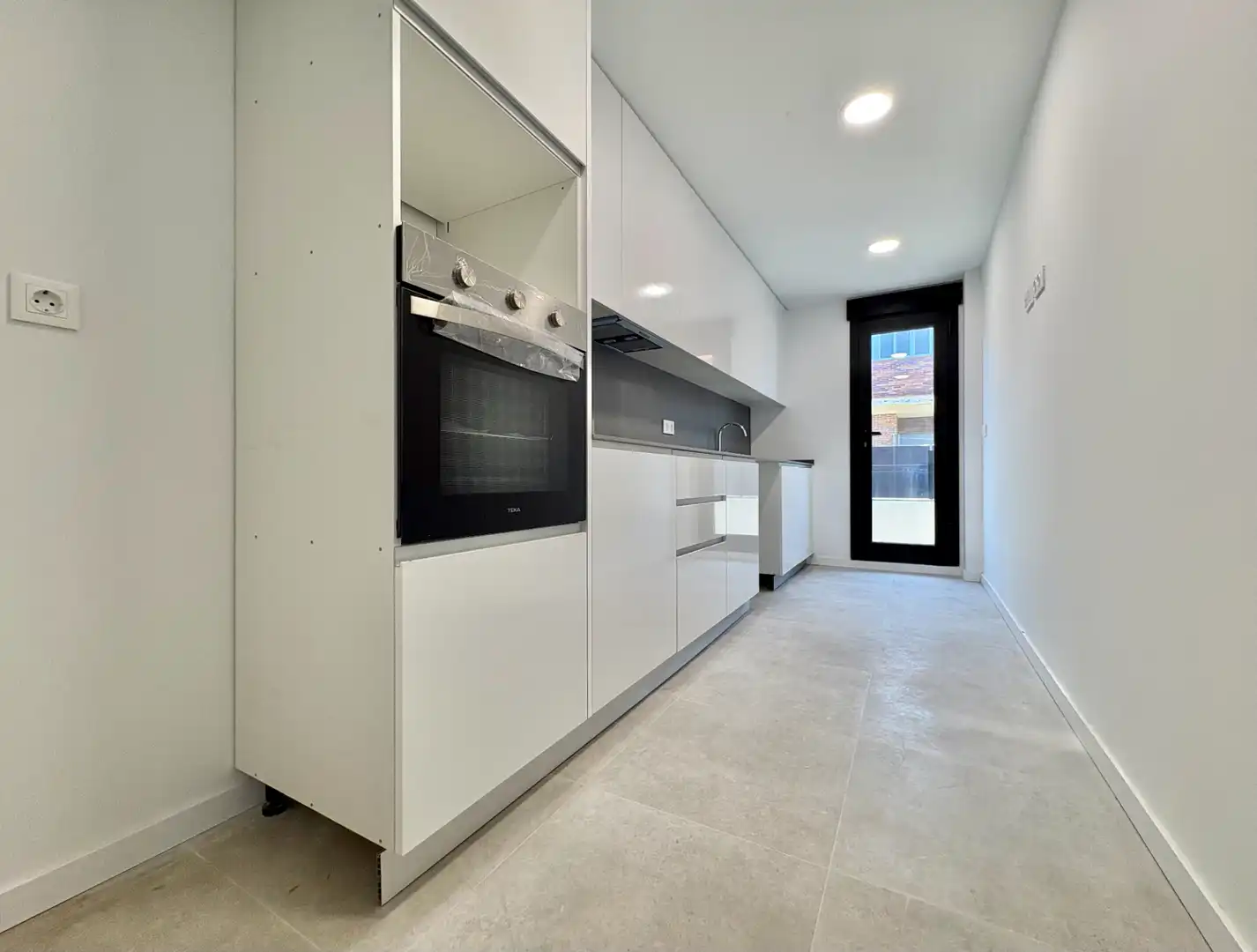 Cocina de Piso de alquiler en Paiporta con Aire acondicionado, Trastero y Horno