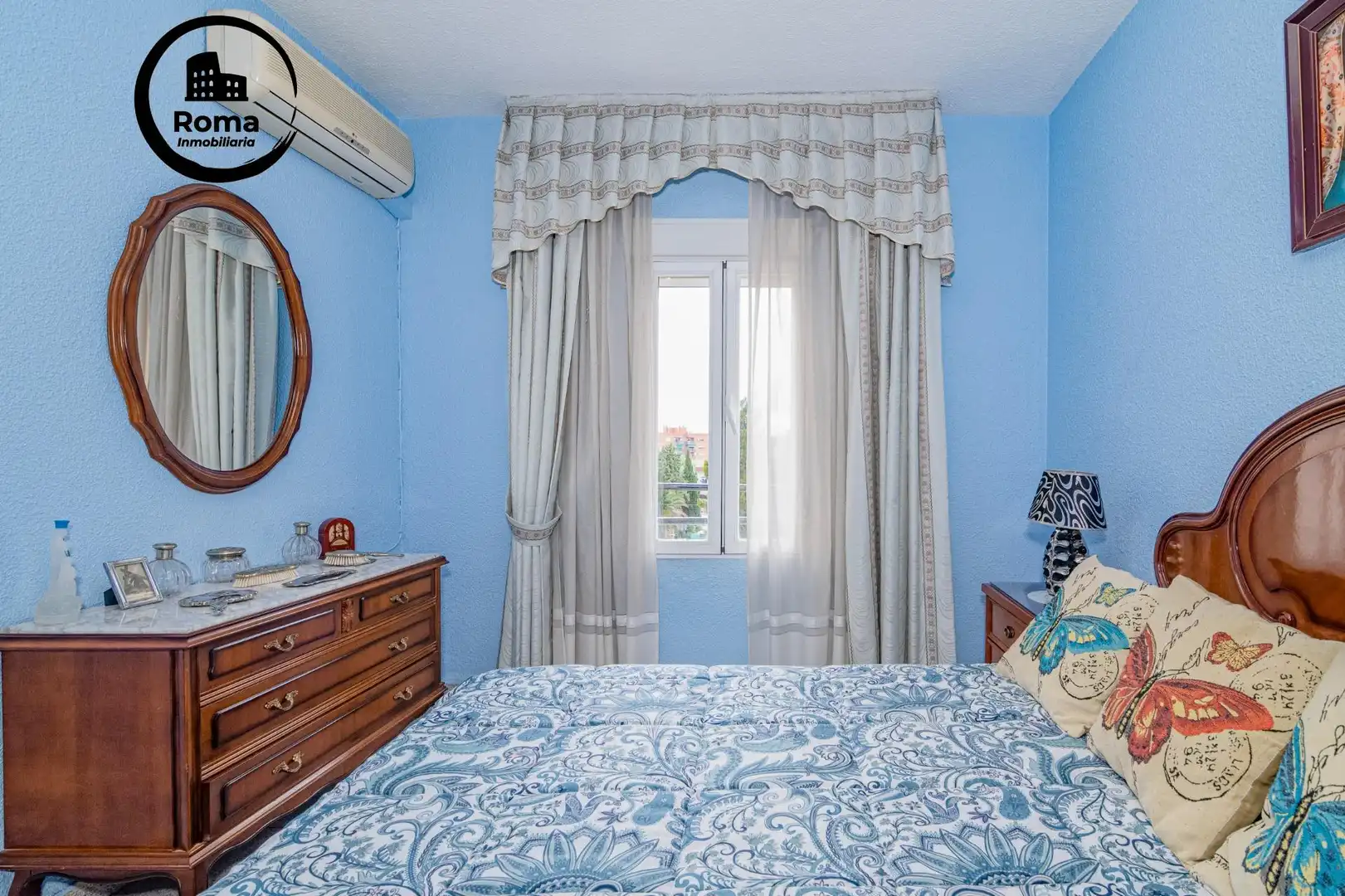 Bedroom of Flat for sale in Granada  with Air Conditioner, Terrace and Storage room
