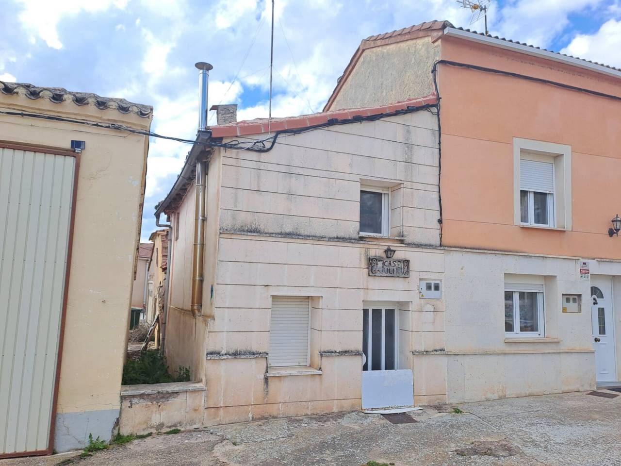 Exterior view of Single-family semi-detached for sale in Villangómez  with Parquet flooring