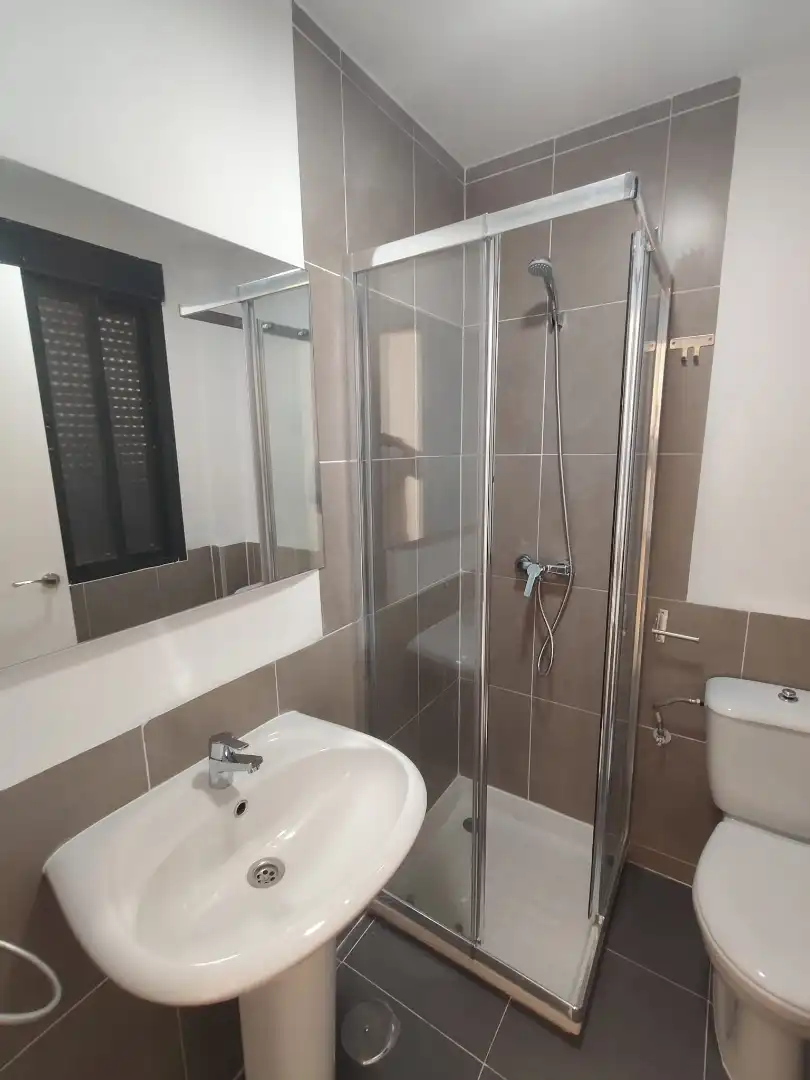 Baño de Piso de alquiler en Huerta de Valdecarábanos con Amueblado