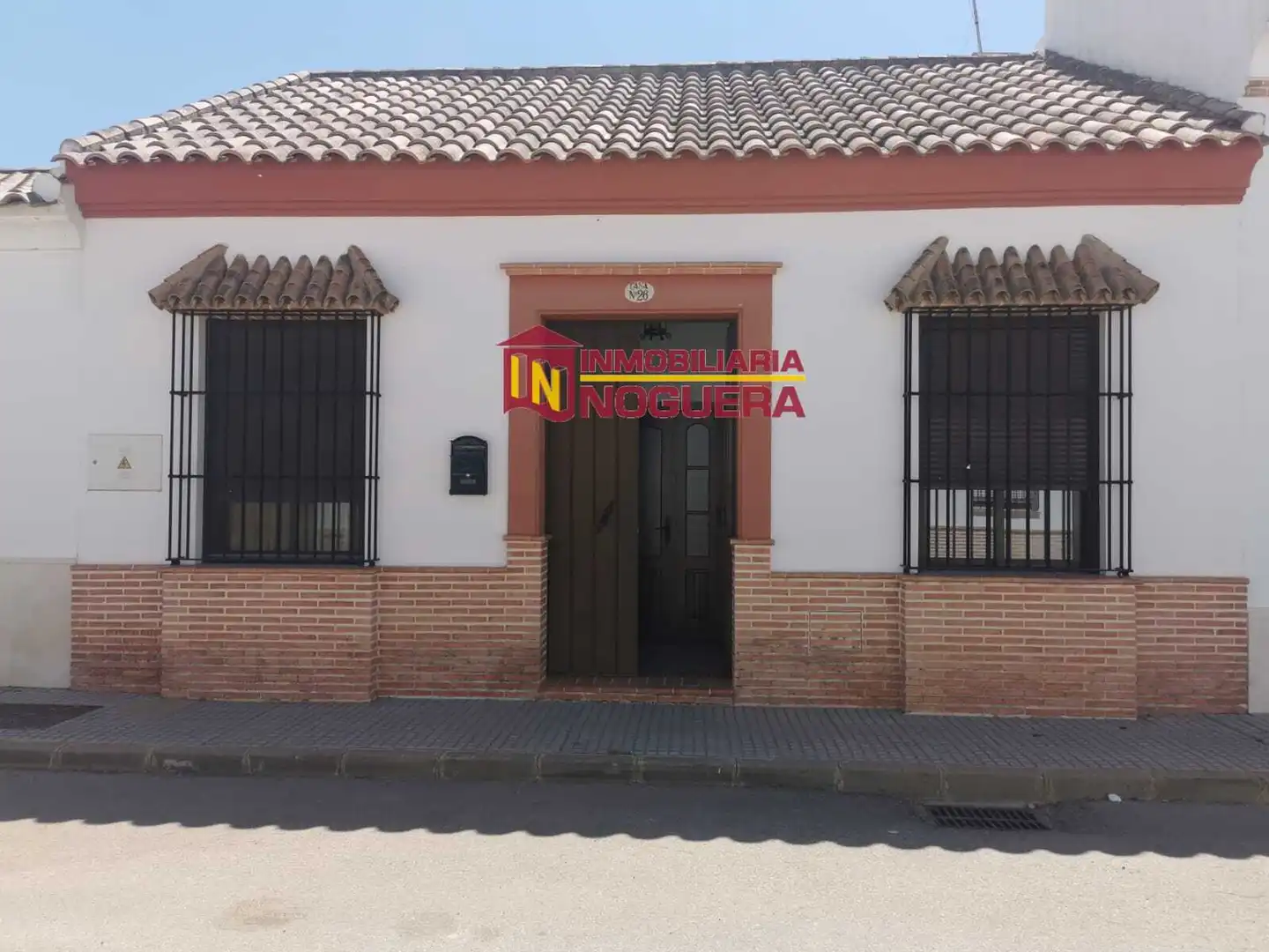 Vista exterior de Casa o chalet en venta en La Luisiana con Aire acondicionado, Terraza y Amueblado