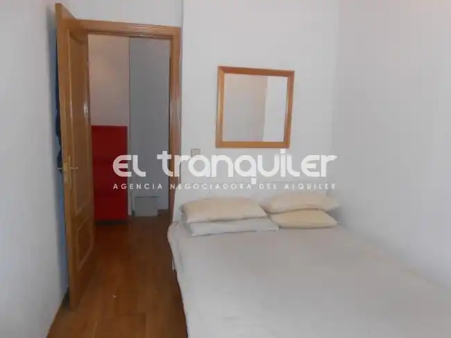 Wohnung zur Miete in Calle Atocha, Cortes - Huertas