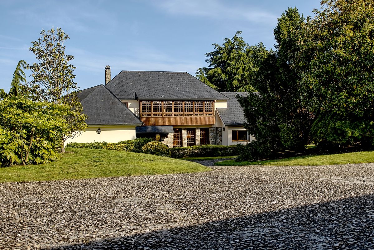 Vista exterior de Casa o xalet en venda en Sada (A Coruña) amb Calefacció, Jardí privat i Parquet