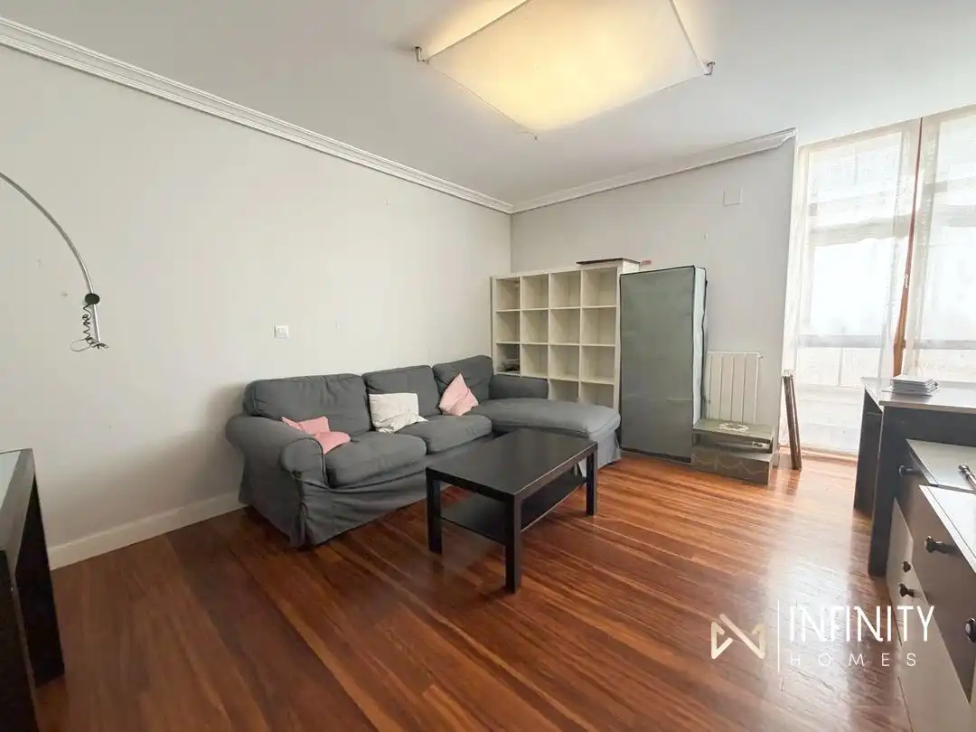 Sala d'estar de Pis de lloguer en Plentzia amb Calefacció