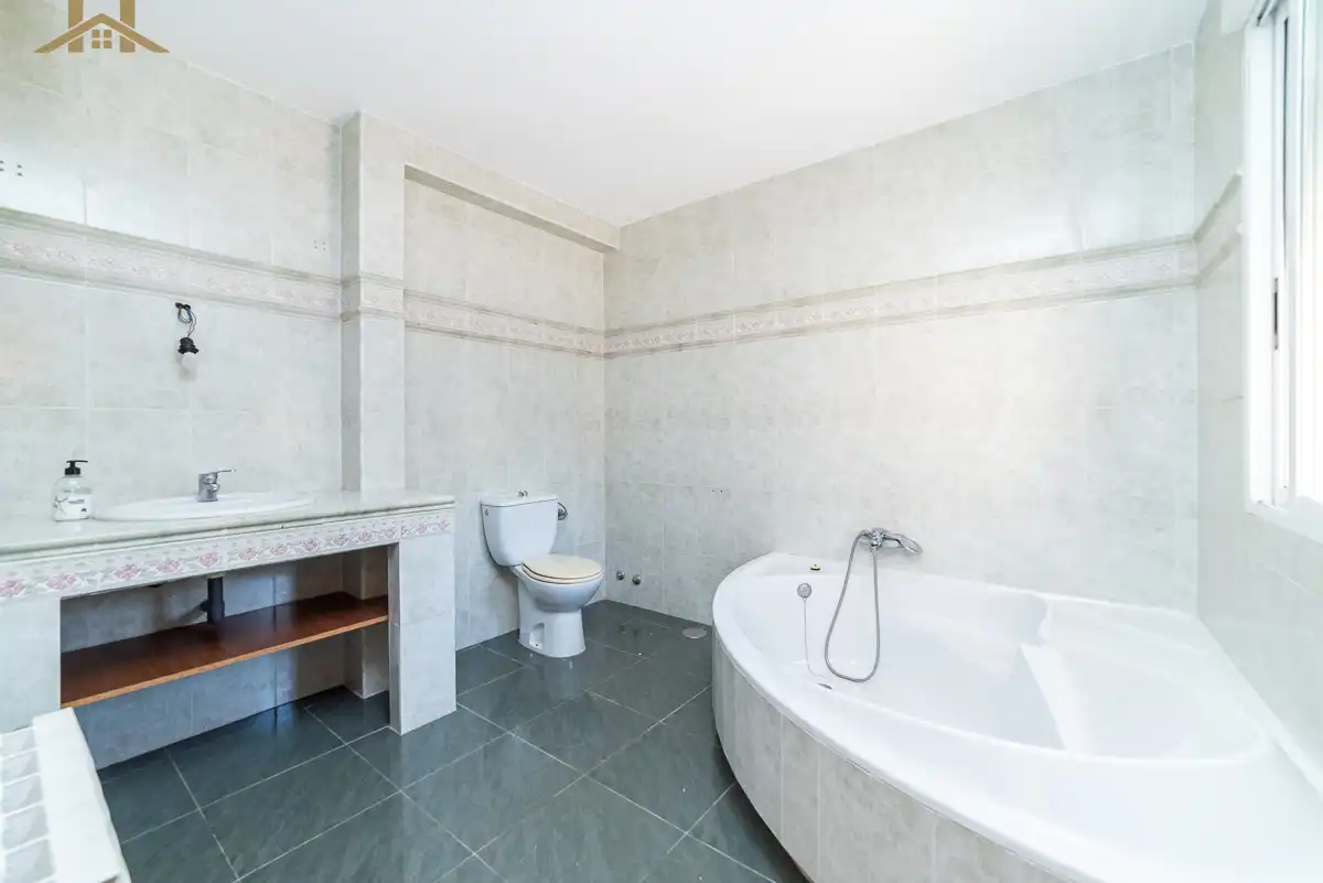 Badezimmer von Haus oder Chalet zum Verkauf in Griñón mit Heizung, Privatgarten und Whirlpool