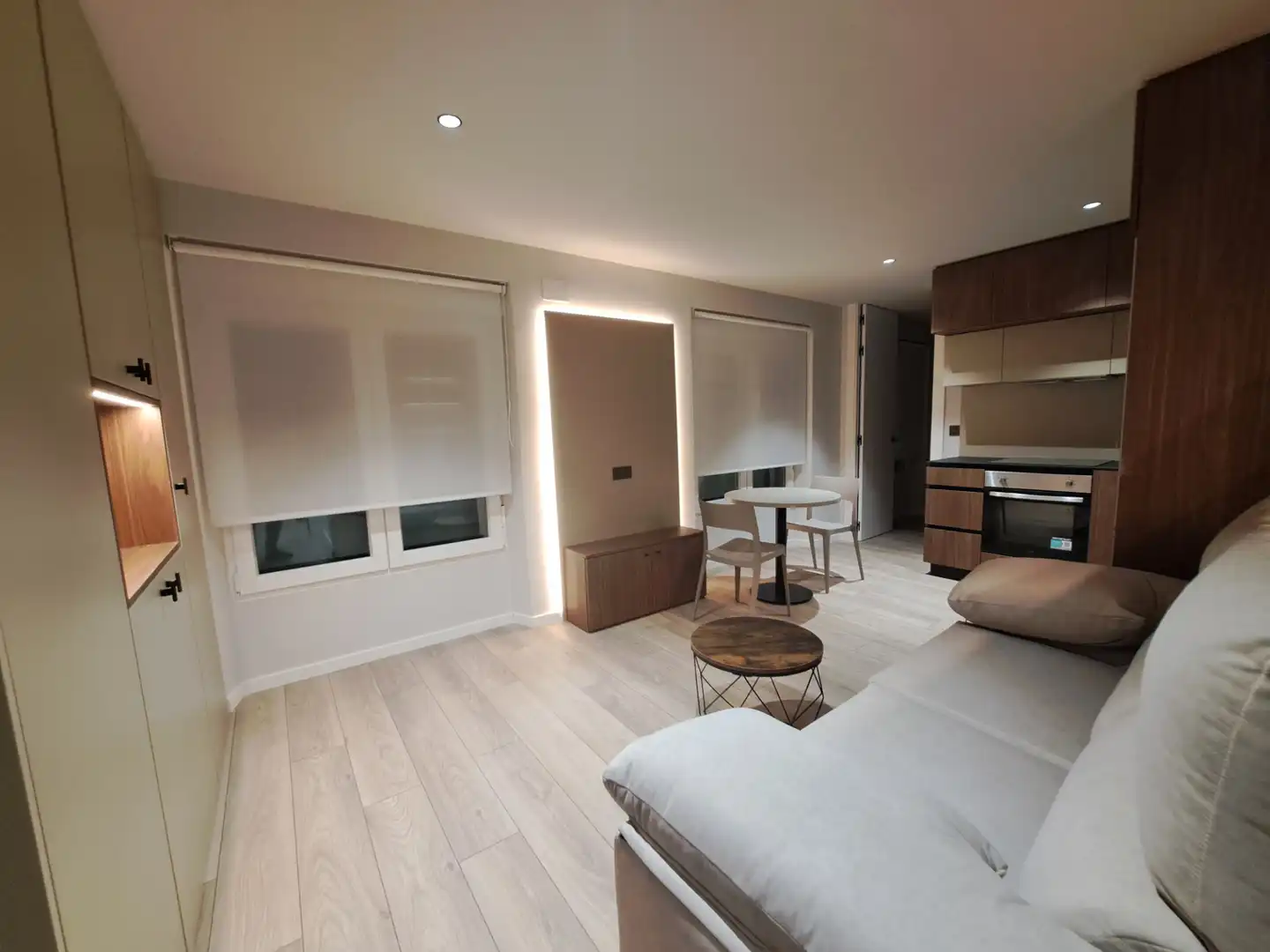 Wohnzimmer von Wohnungen zur Miete in León Capital  mit Parkett, Möbliert und Ofen