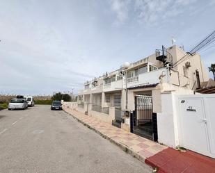 Vista exterior de Àtic en venda en Torrevieja amb Calefacció, Jardí privat i Terrassa