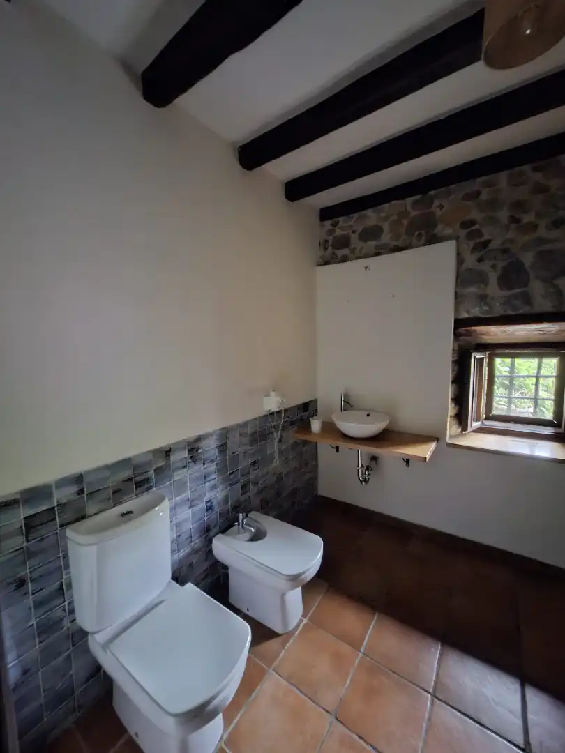 Baño de Finca rústica en venta en Soba con Calefacción, Jardín privado y Terraza