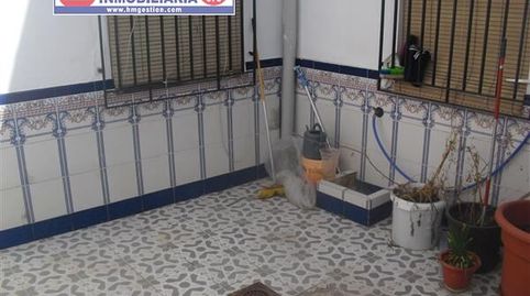 Casa de 140 m2 de solar, Y DOS PLANTYAS,  con 3 dormitorios y 2 baños completos, 2 cocinas, cocina de fuego bajo, garaje para dos, imatge 4