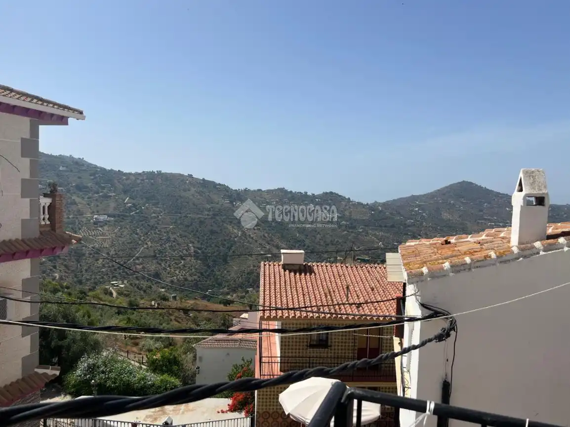 Vista exterior de Casa adosada en venta en Sayalonga