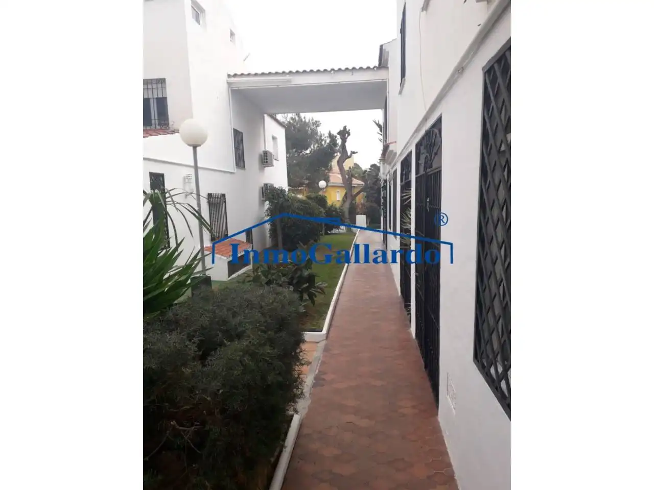 Vista exterior de Casa o xalet en venda en Málaga amb Aire condicionat, Terrassa i Piscina comunitària