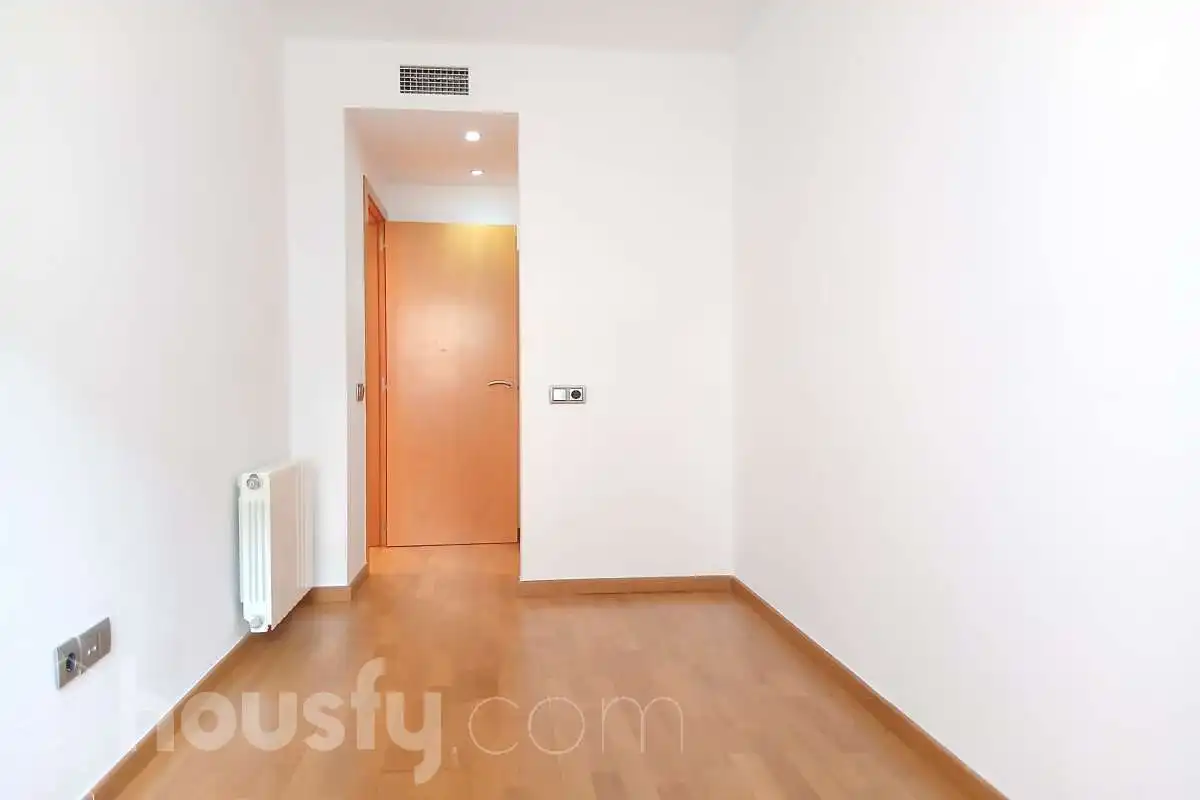 Bedroom of Flat for rent in Barcelona  with Air Conditioner, Heating and Parquet flooring