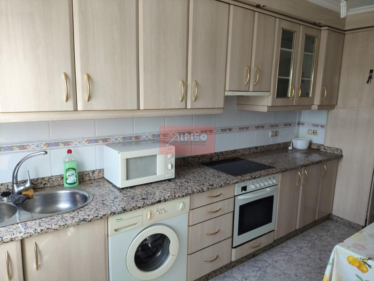 Cocina de Piso en venta en Ourense Capital  con Calefacción, Parquet y Amueblado