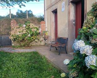 Jardí de Casa o xalet en venda en Siero amb Parquet