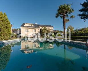 Piscina de Casa o xalet en venda en Congosto amb Terrassa i Piscina