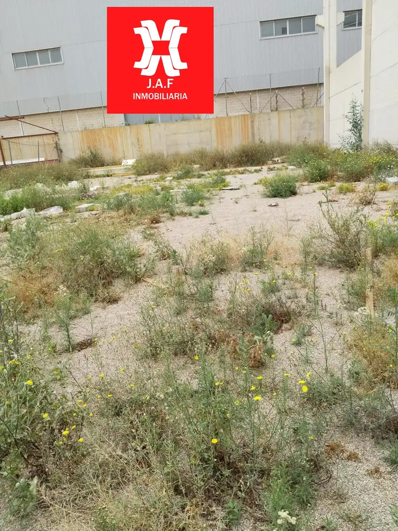 Terreny industrial en venda en Náquera