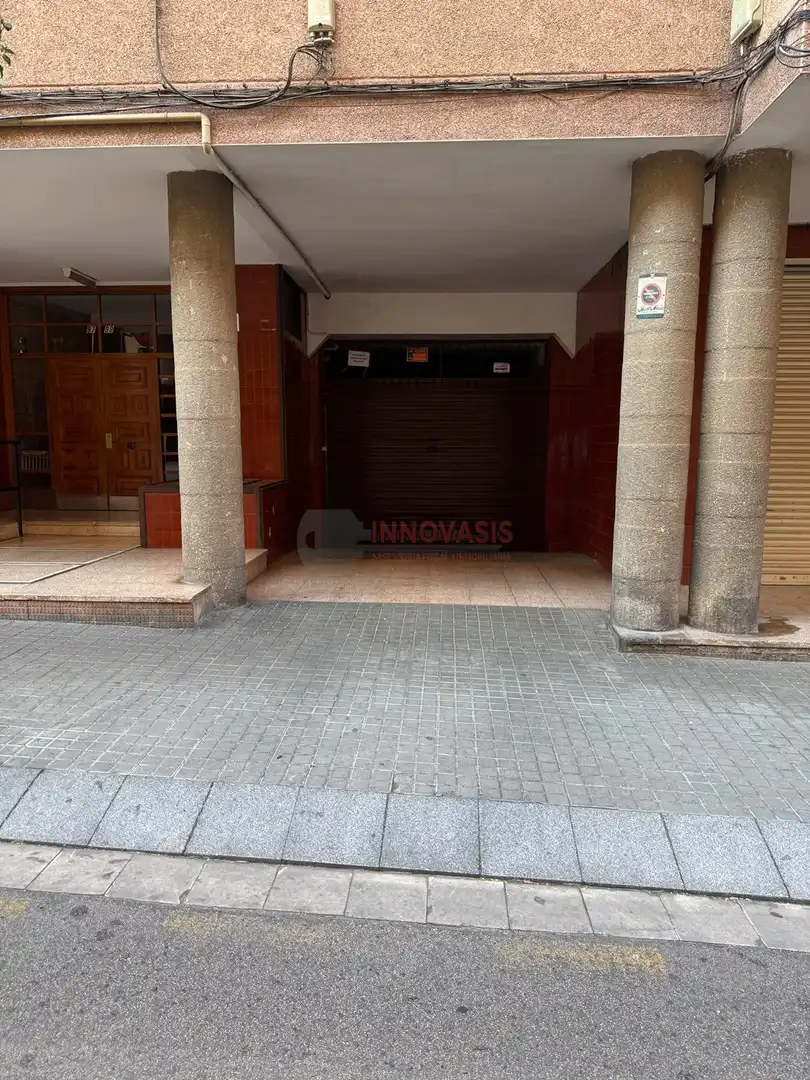 Individual for sale in La Plana