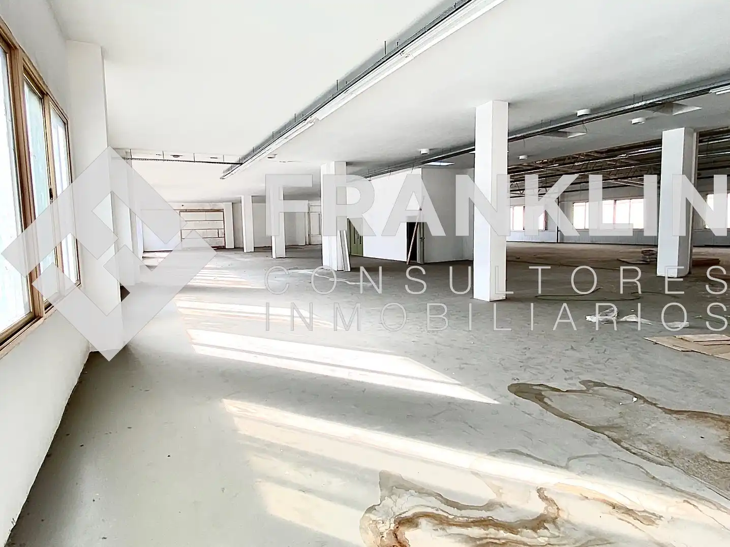 Industrial building with lift to rent in Carrer de la Indústria, imagen 12
