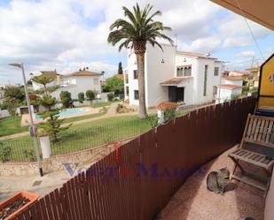 Vista exterior de Apartament en venda en Roses amb Aire condicionat i Terrassa