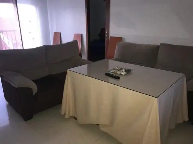 Gran piso próximo al centro de Pueblonuevo. Con una superficie de 100 m2. La vivienda consta de hall recibidor, 4 dormitorios, uno, imatge 4