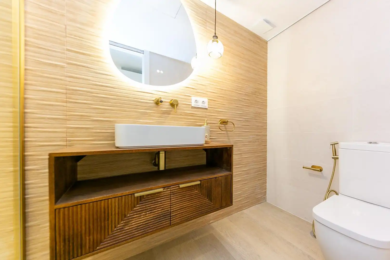 Bathroom of Apartments for sale in Fuengirola  with Air Conditioner, Heating and Terrace