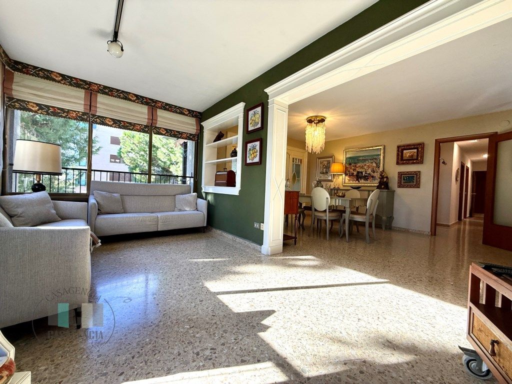 Sala d'estar de Apartament en venda en Benicasim / Benicàssim amb Jardí privat, Terrassa i Piscina