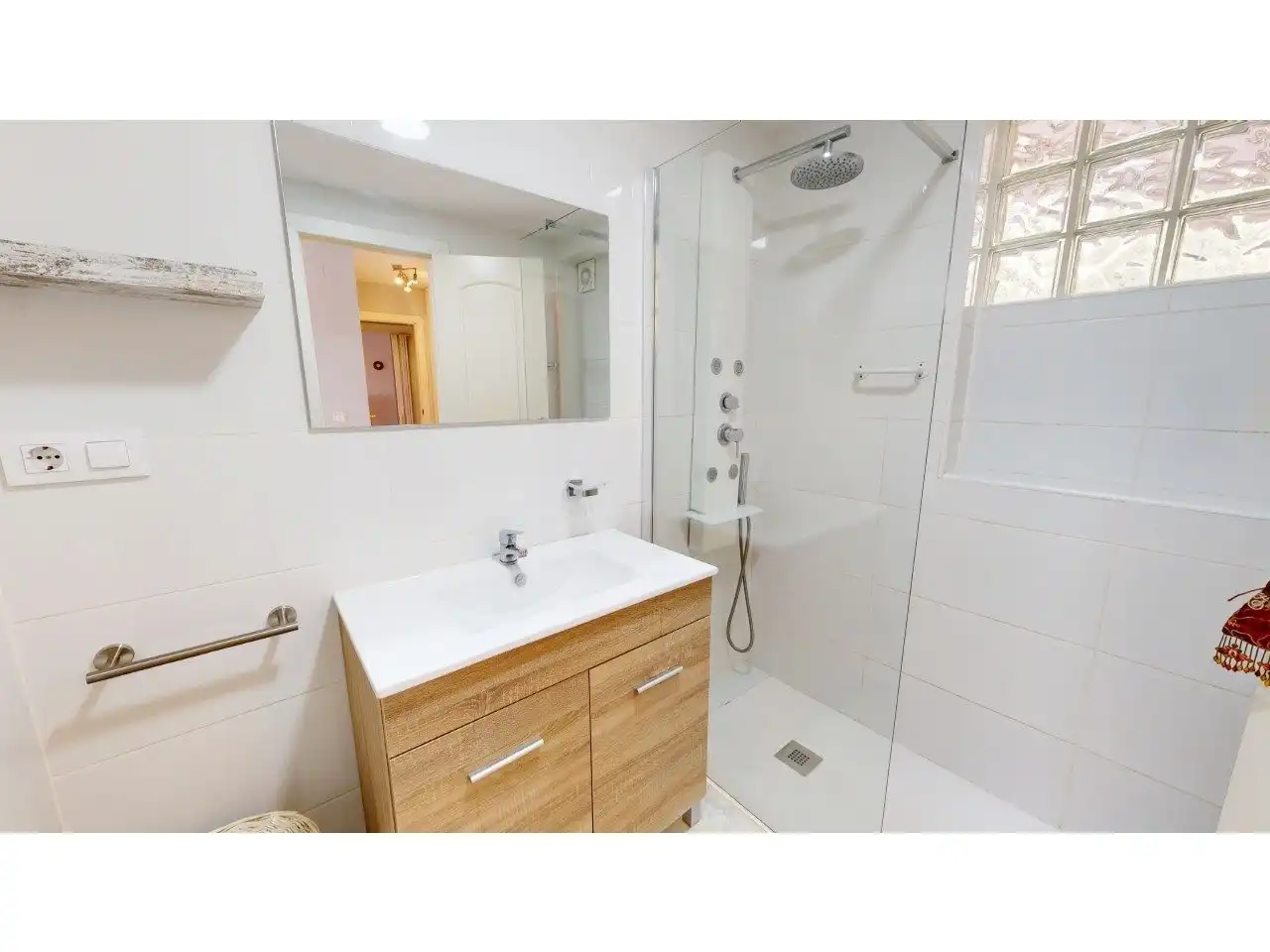Bathroom of Flat for sale in Cullera  with Air Conditioner, Private garden and Terrace
