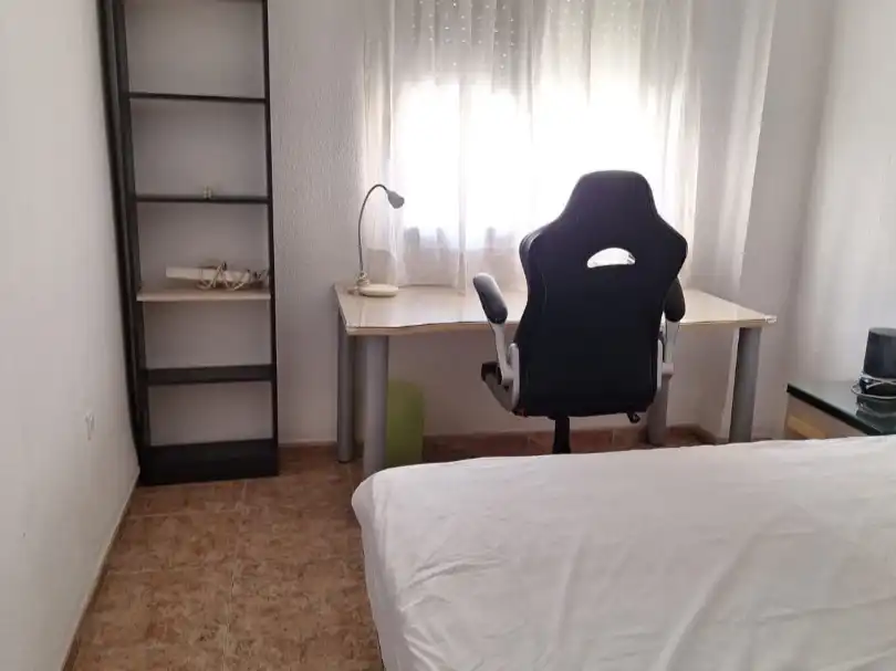 Schlafzimmer von Wohnung zur Miete in  Valencia Capital mit Klimaanlage