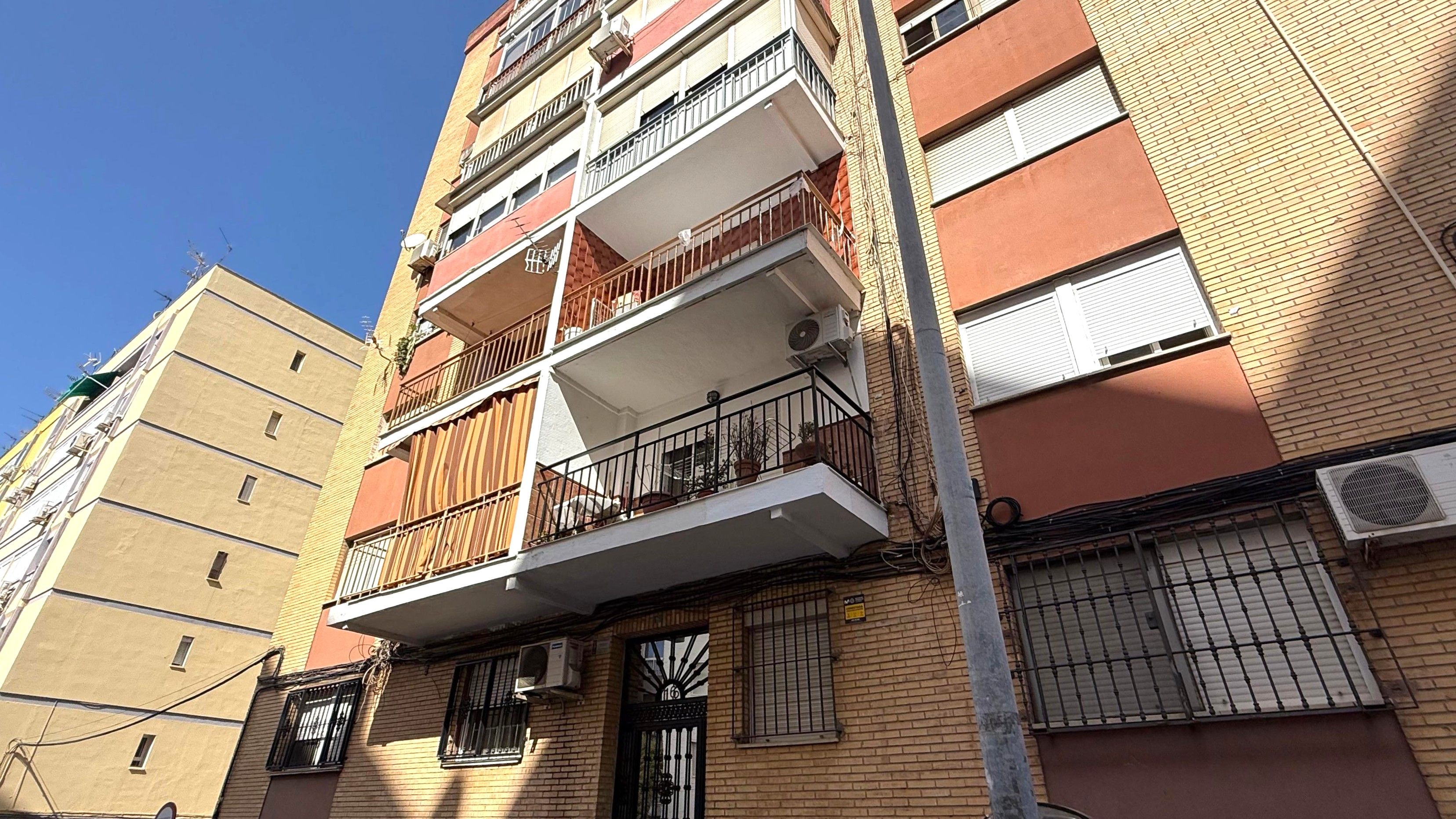 Vista exterior de Piso en venta en  Huelva Capital