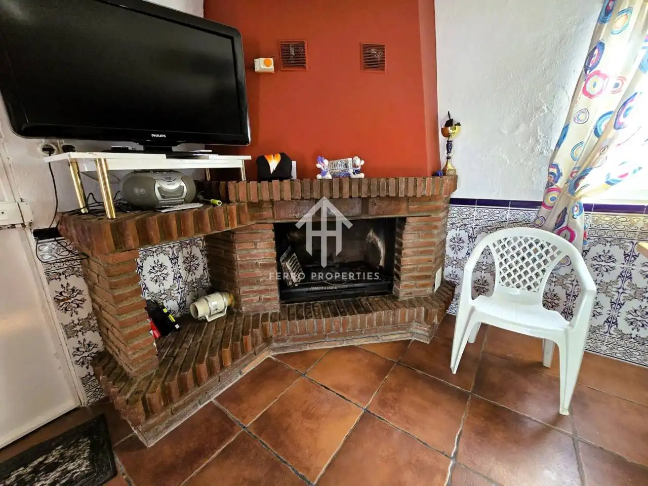 Sala d'estar de Casa o xalet en venda en Loja amb Jardí privat, Terrassa i Piscina