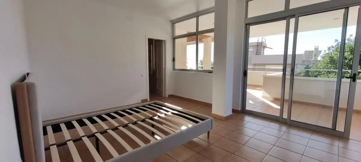 Dormitori de Casa o xalet en venda en El Campello amb Aire condicionat, Piscina i Moblat
