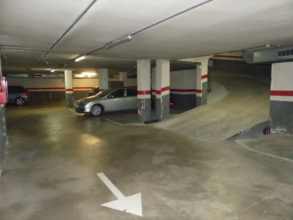 Parkplatz von Garage zum Verkauf in Barcelona