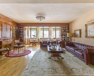 Living room of Apartment for sale in  Madrid Capital  with Heating, Storage room and Furnished