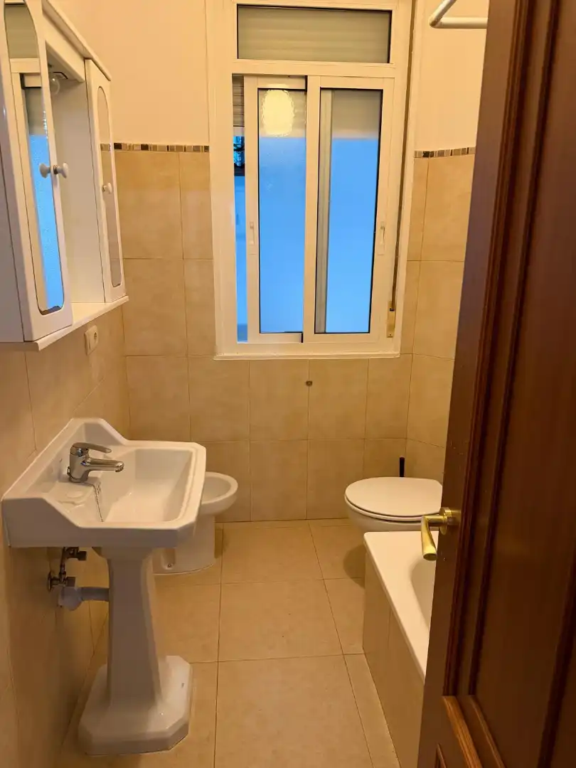 Baño de Piso en venta en Carballo con Terraza, Horno y Lavadora