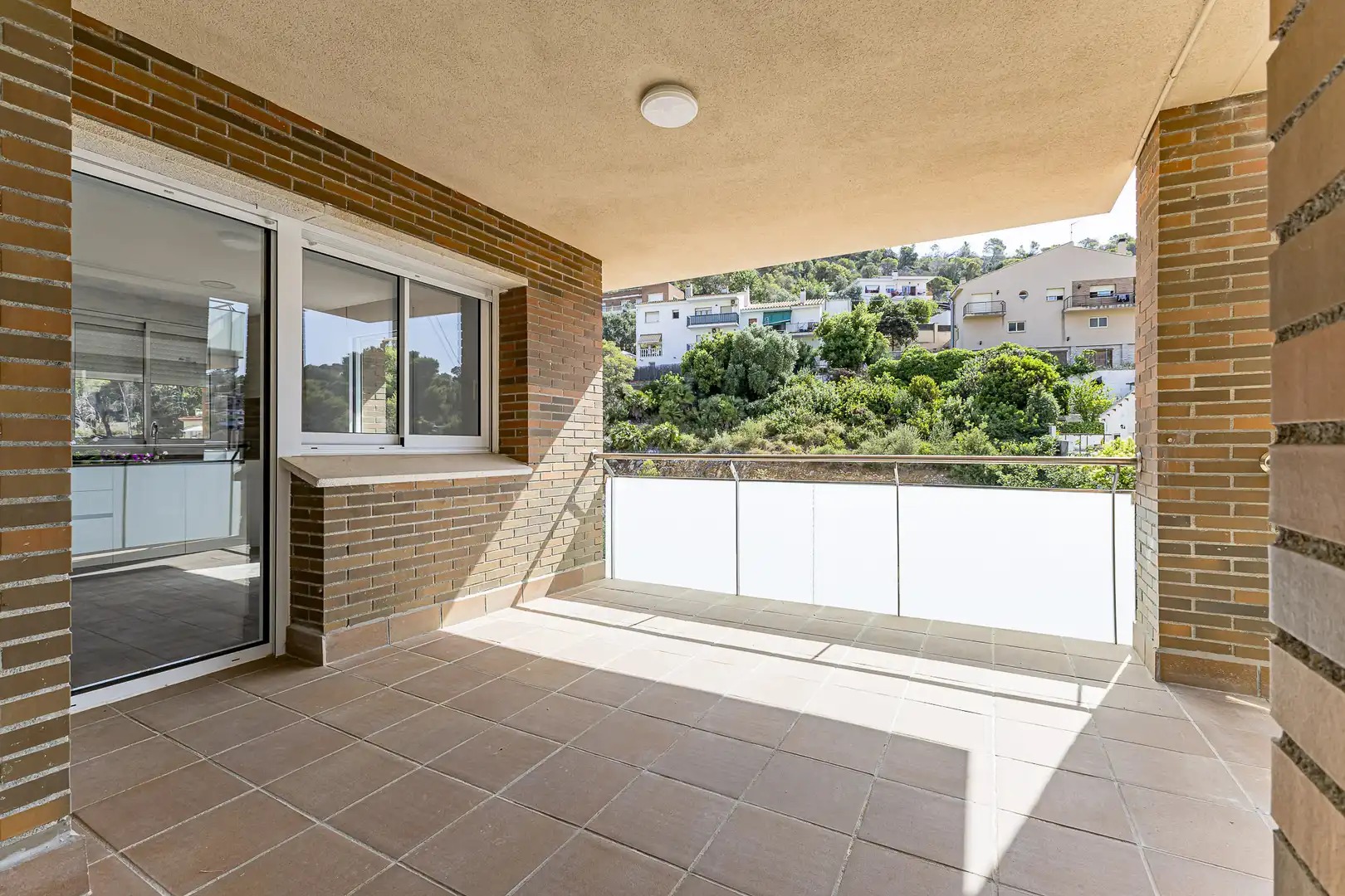 Terrassa de Casa o xalet en venda en Cubelles amb Aire condicionat, Calefacció i Jardí privat