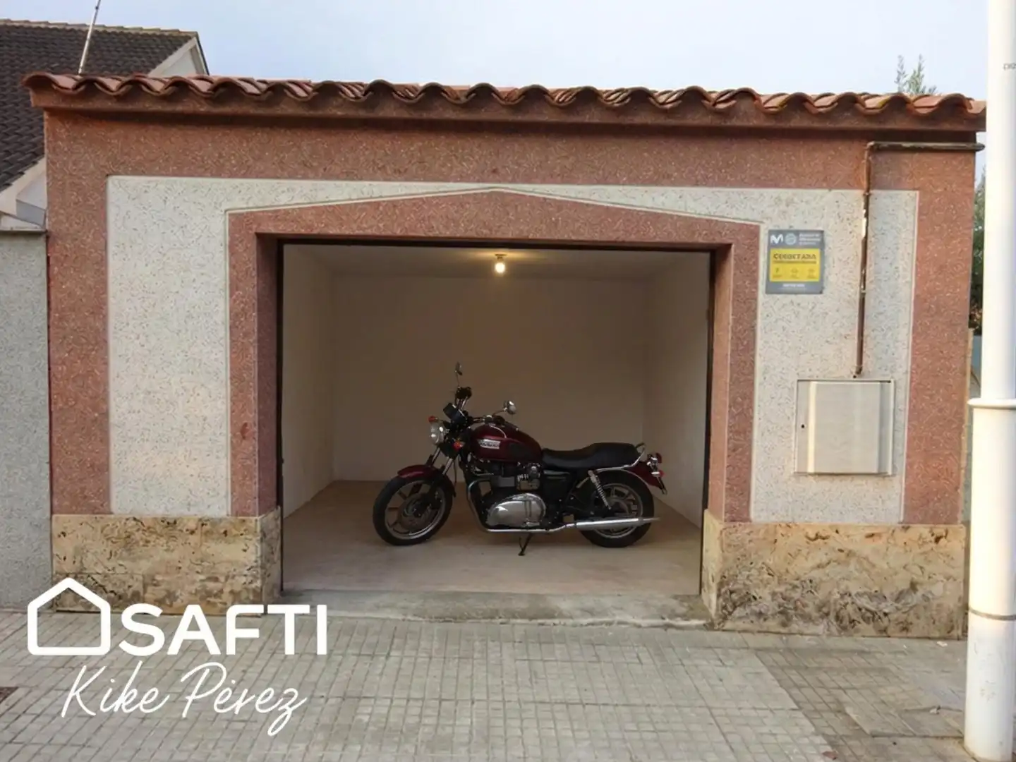 Aparcament de Casa o xalet en venda en Rubí amb Terrassa, Piscina i Moblat